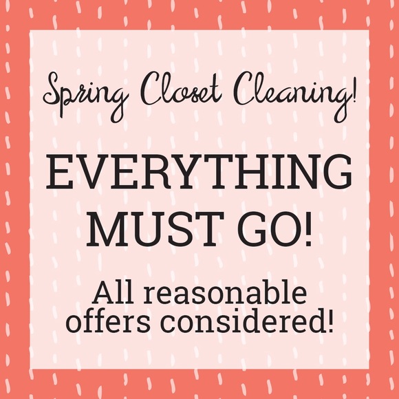 Unbranded Tops - SPRING CLOSET CLEANING! ALL OFFERS CONSIDERED! Unbranded Tops - SPRING CLOSET CLEANING! ALL OFFERS CONSIDERED!